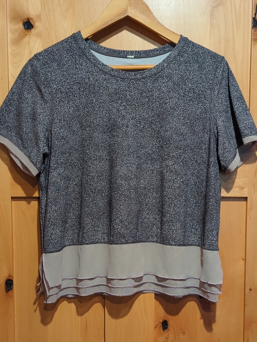 Lululemon Sole Training Short Sleeve Tee UV Protection Dark Chrome Sz 12